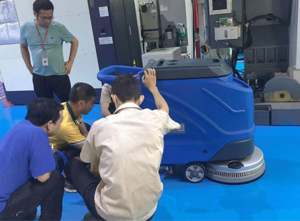 洗地(dì)機(jī)千萬不(bù)要(yào)這(zhè)樣用(yòng)，否則追悔莫及!