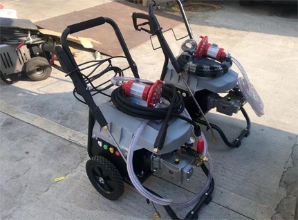 潔臣士高(gāo)壓清洗機(jī)路(lù)面頑固污漬的(de)高(gāo)效清潔利器(qì)